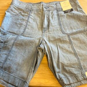 St. John's Bay Bermuda Shorts NWT Size 8P